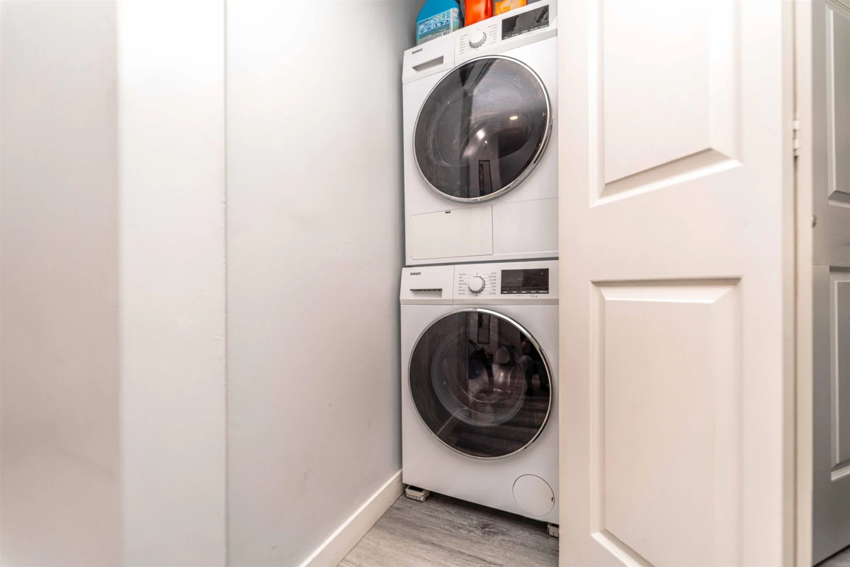 Outdoor Deck Photo of 102 33675 Marshall Road, Abbotsford, BC