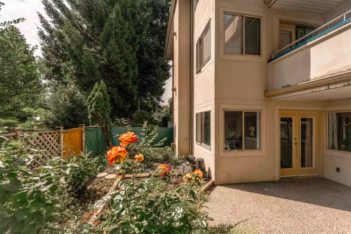 Swimming Pool Photo of 102 33675 Marshall Road, Abbotsford, BC