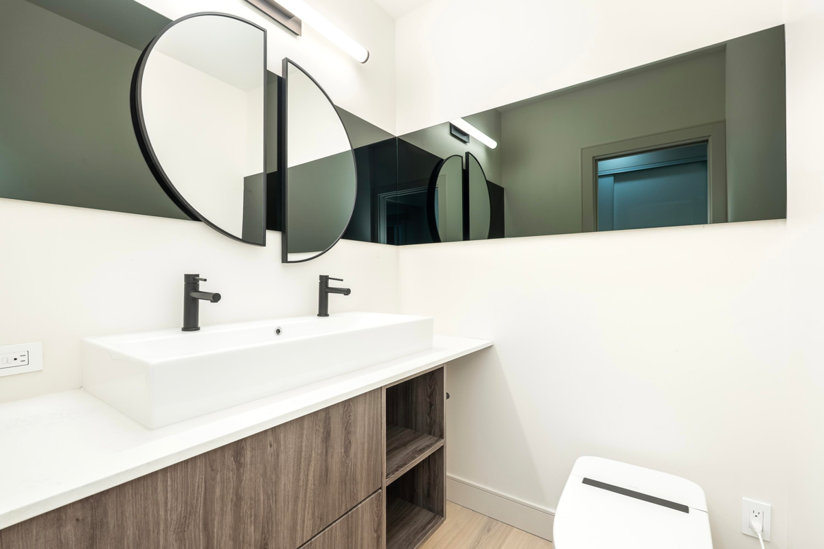 Laundry Room Photo of 2050 Westdean Crescent, West Vancouver, BC