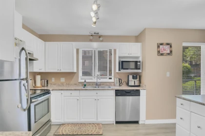 103 33688 King Road, Abbotsford, BC, Abbotsford — Apartment/Condo for sale