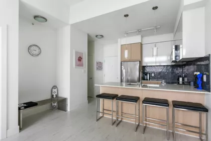 414 6468 195a Street, Surrey, BC, Surrey — Apartment/Condo for sale