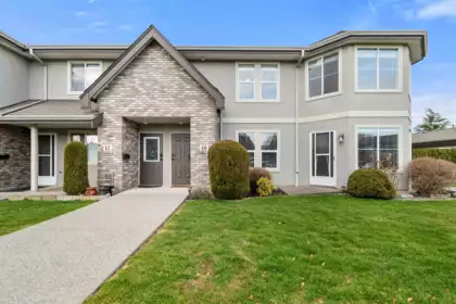 10 8533 Broadway Street, Chilliwack, BC, Chilliwack — Townhouse for sale
