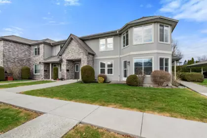 10 8533 Broadway Street, Chilliwack, BC, Chilliwack — Townhouse for sale