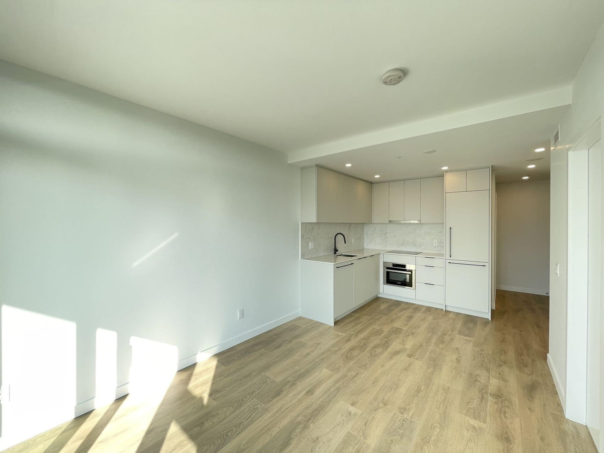 Dining Area Photo of 1806 13685 102 Avenue, Surrey, BC