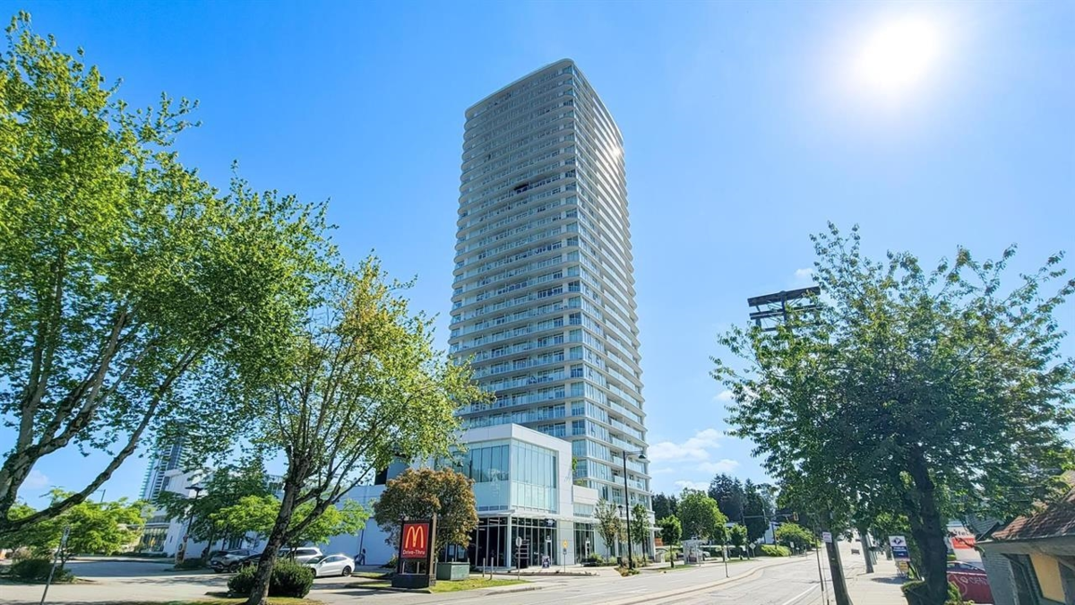 Guest Bathroom Photo of 1806 13685 102 Avenue, Surrey, BC