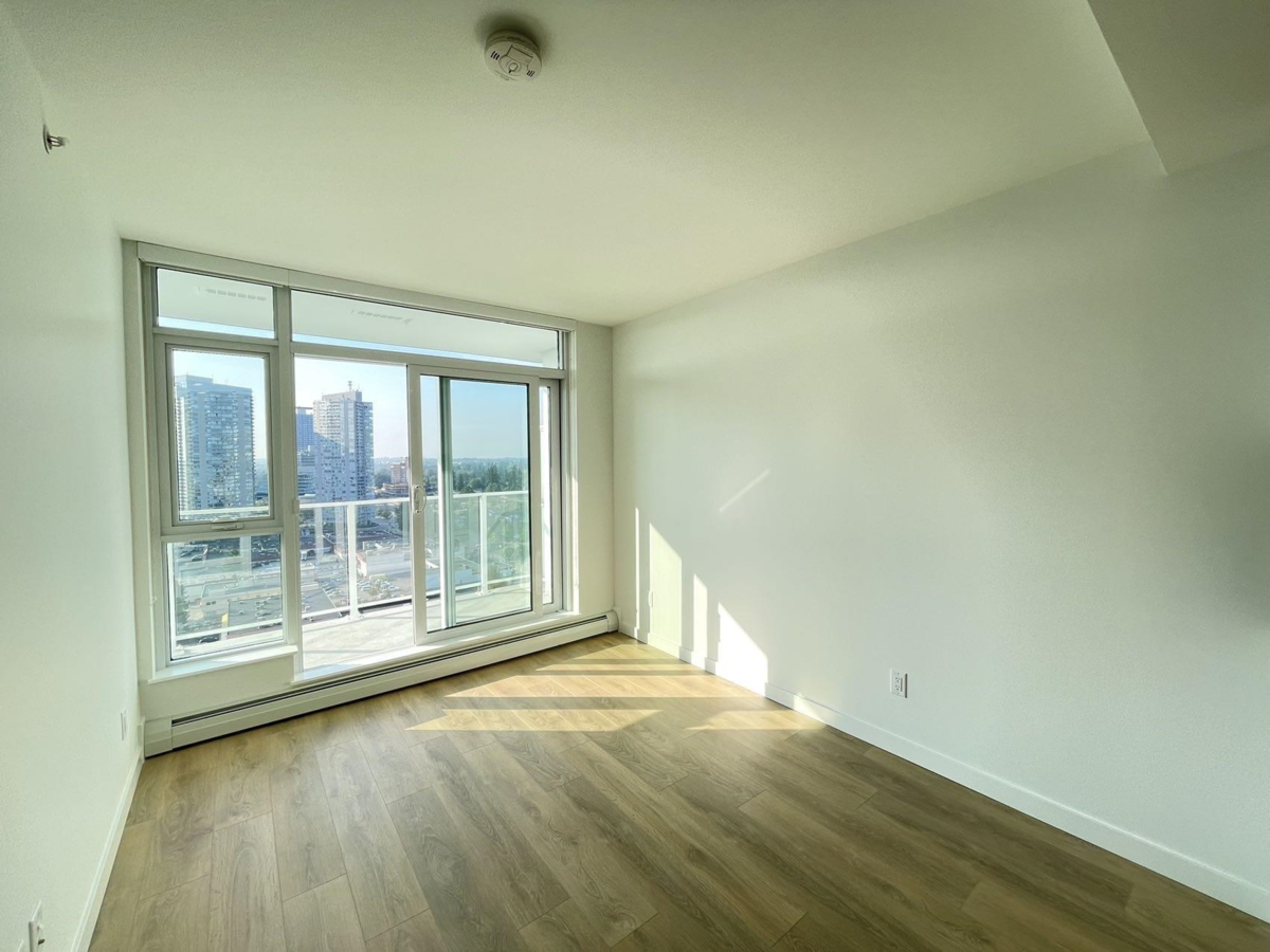 Kitchen Island Photo of 1806 13685 102 Avenue, Surrey, BC