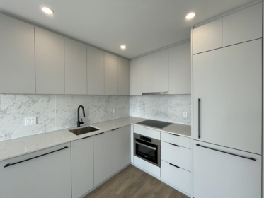 1806 13685 102 Avenue, Surrey, BC, Whalley — 1 bed apartment/condo for sale