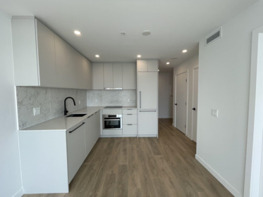 1806 13685 102 Avenue, Surrey, BC