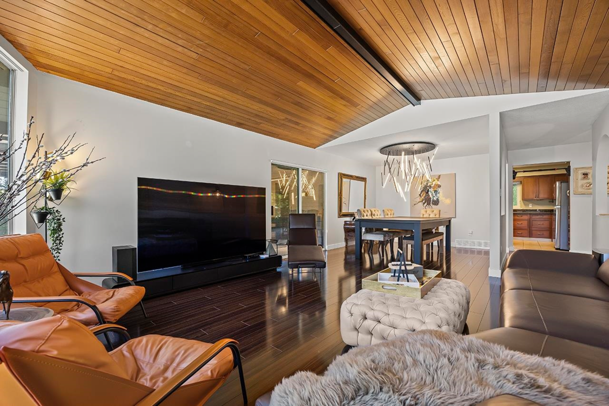 Family Room Photo of 3155 Cardinal Drive, Burnaby, BC