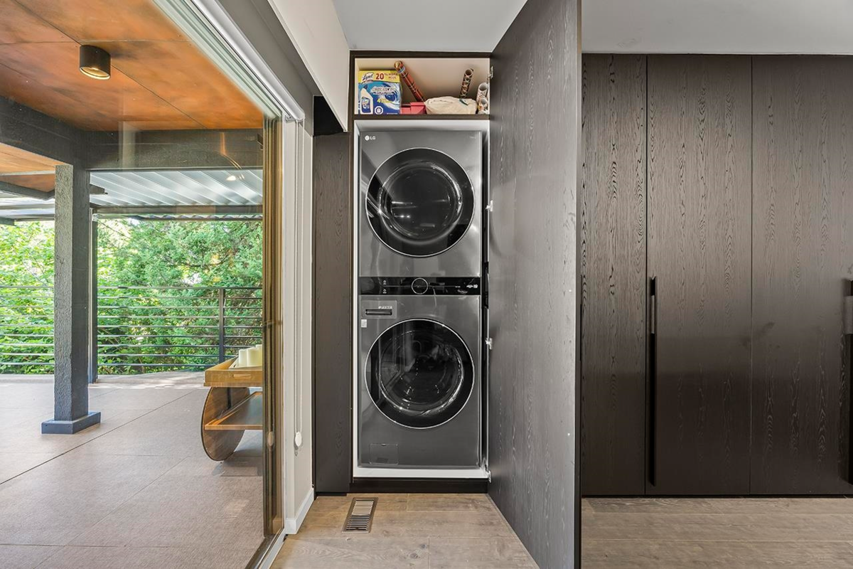 Guest Bathroom Photo of 3155 Cardinal Drive, Burnaby, BC