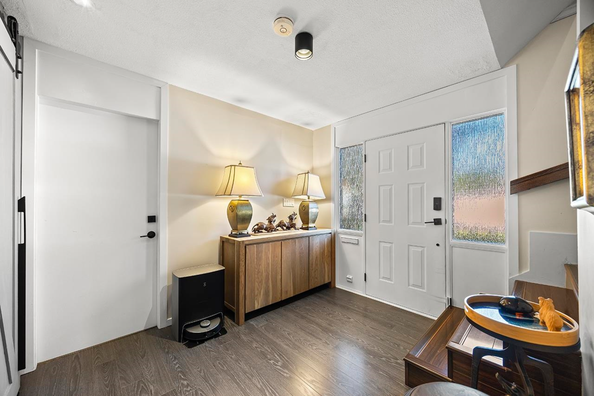 Hallway Photo of 3155 Cardinal Drive, Burnaby, BC