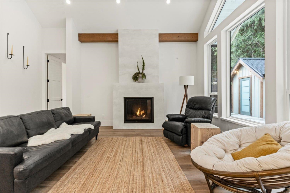 Kitchen Photo of 74 1880 Columbia Valley Road, Cultus Lake, BC
