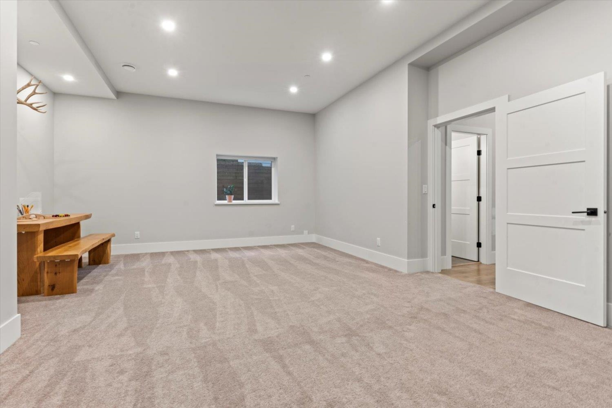 Outdoor Deck Photo of 74 1880 Columbia Valley Road, Cultus Lake, BC