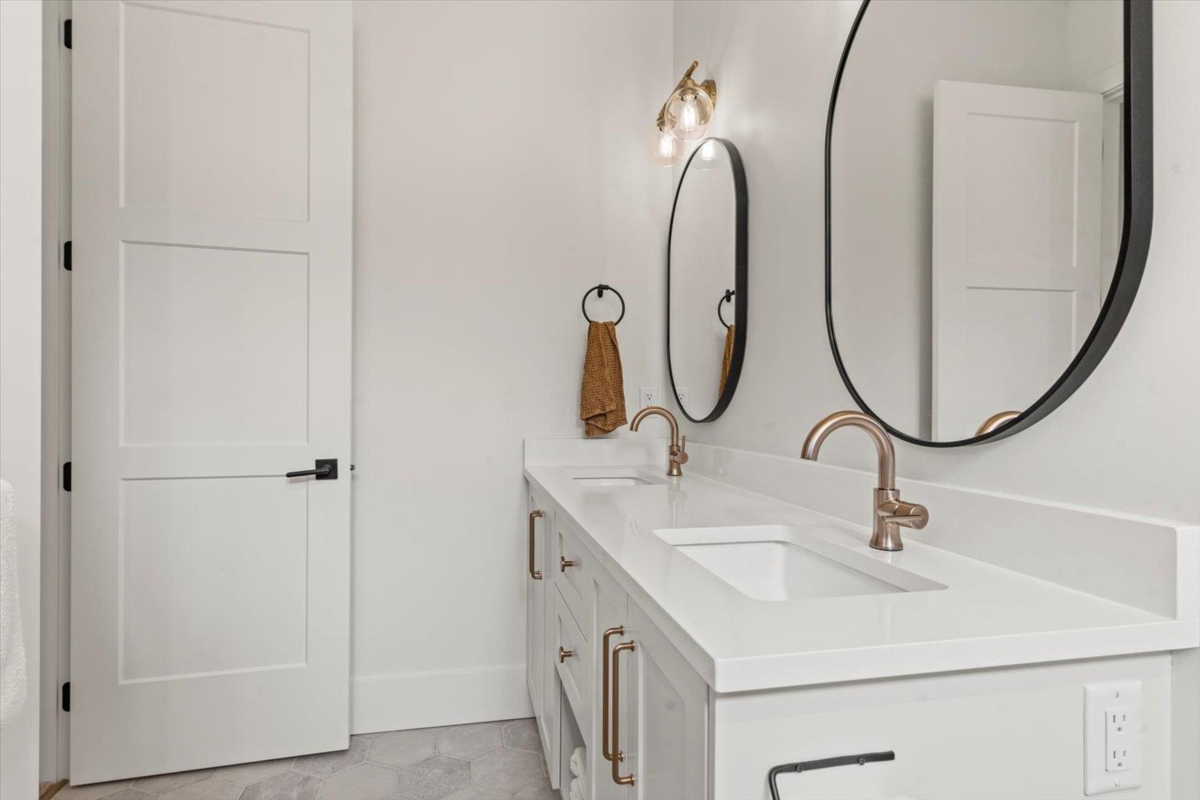 Powder Room Photo of 74 1880 Columbia Valley Road, Cultus Lake, BC