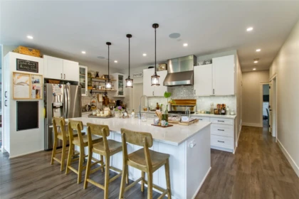 Kitchen Island Photo of 34821 Ferndale Avenue, Mission, BC