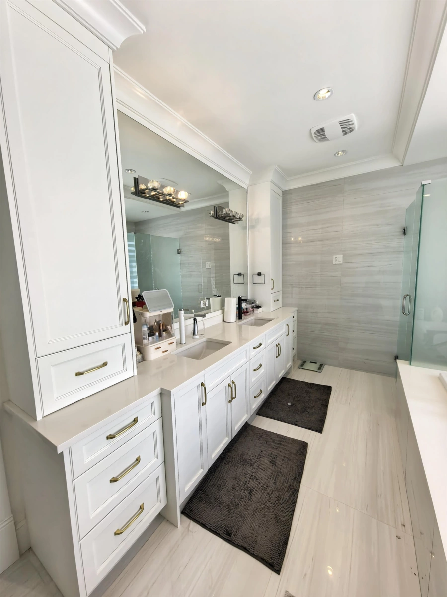 Guest Bathroom Photo of 4646 48b Street, Delta, BC