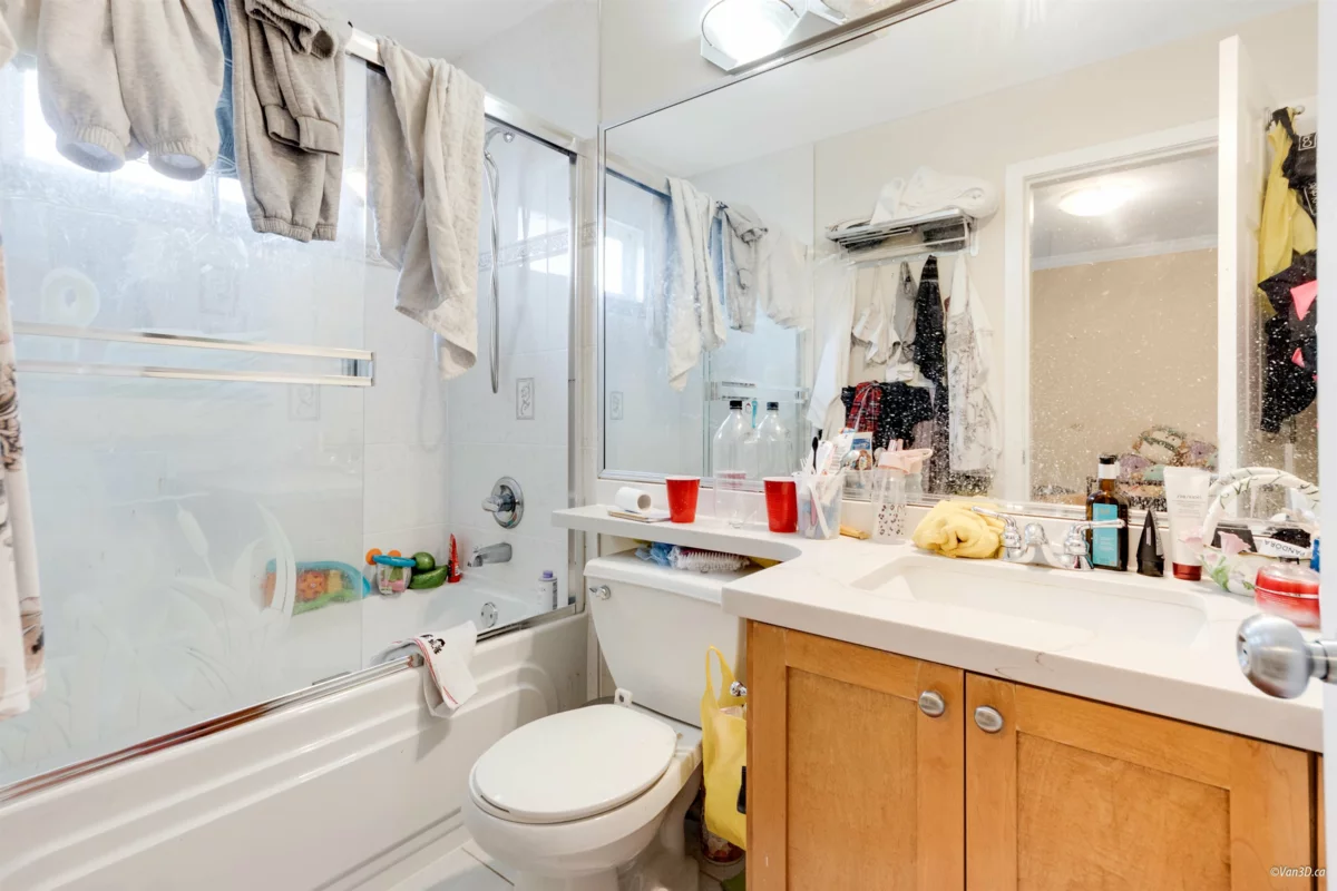 Bedroom 2 Photo of 19650 73a Avenue, Langley, BC