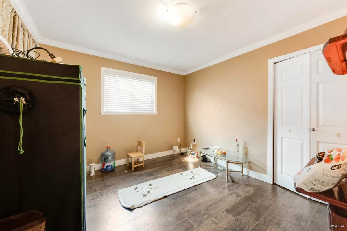 Guest Bathroom Photo of 19650 73a Avenue, Langley, BC