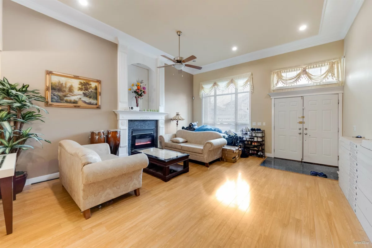 Laundry Room Photo of 19650 73a Avenue, Langley, BC