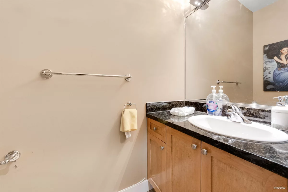 Living Room Photo of 19650 73a Avenue, Langley, BC