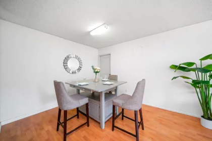 211 8700 Ackroyd Road, Richmond, BC, Richmond — Apartment/Condo for sale