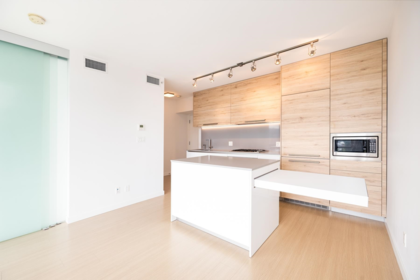 705 2378 Alpha Avenue, Burnaby, BC, Burnaby — Apartment/Condo for sale