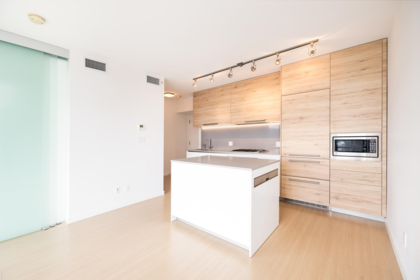 705 2378 Alpha Avenue, Burnaby, BC, Burnaby — Apartment/Condo for sale