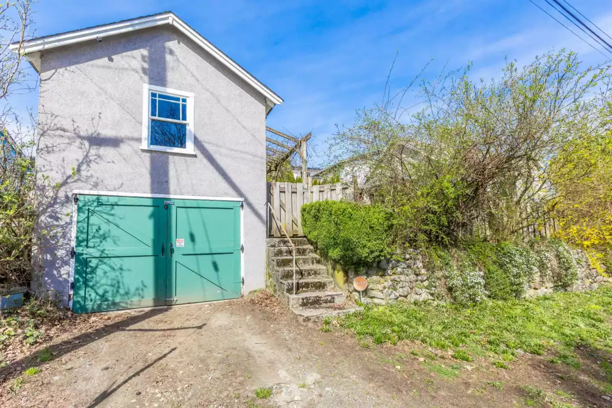 Backyard Photo of 33479 5 Avenue, Mission, BC