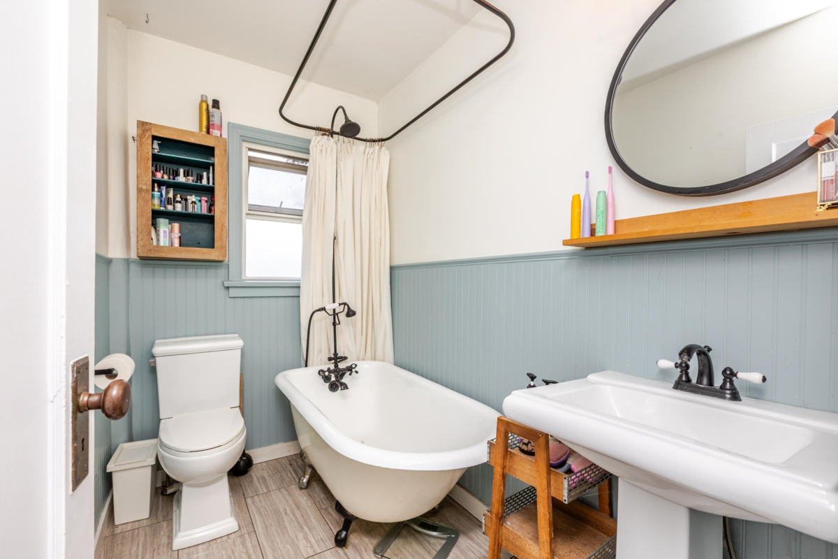 Bedroom 2 Photo of 33479 5 Avenue, Mission, BC