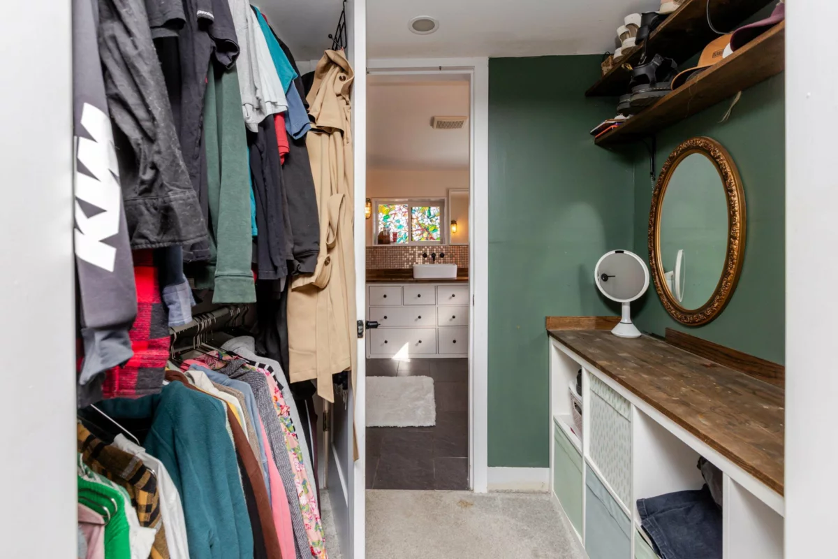 Mudroom Photo of 33479 5 Avenue, Mission, BC