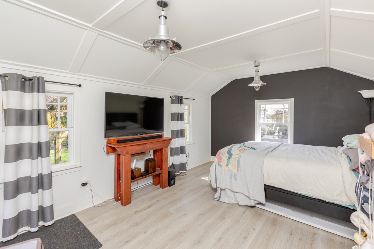 Outdoor Patio Photo of 33479 5 Avenue, Mission, BC