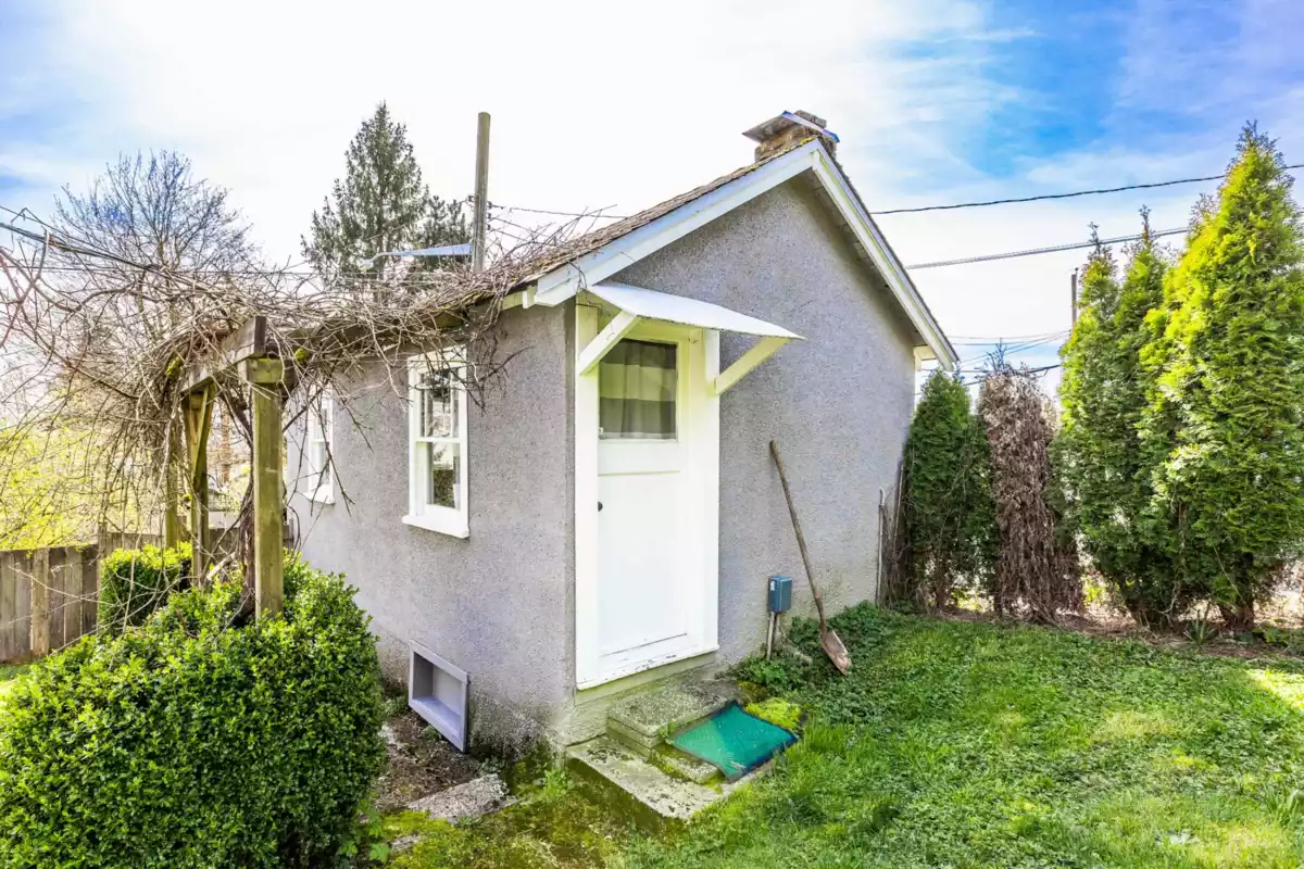 Staircase Photo of 33479 5 Avenue, Mission, BC