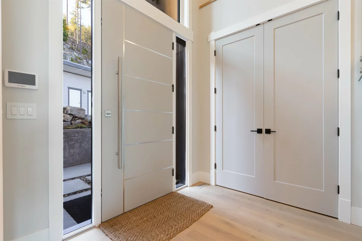 Dining Area Photo of 239 Shore Lane, Bowen Island, BC