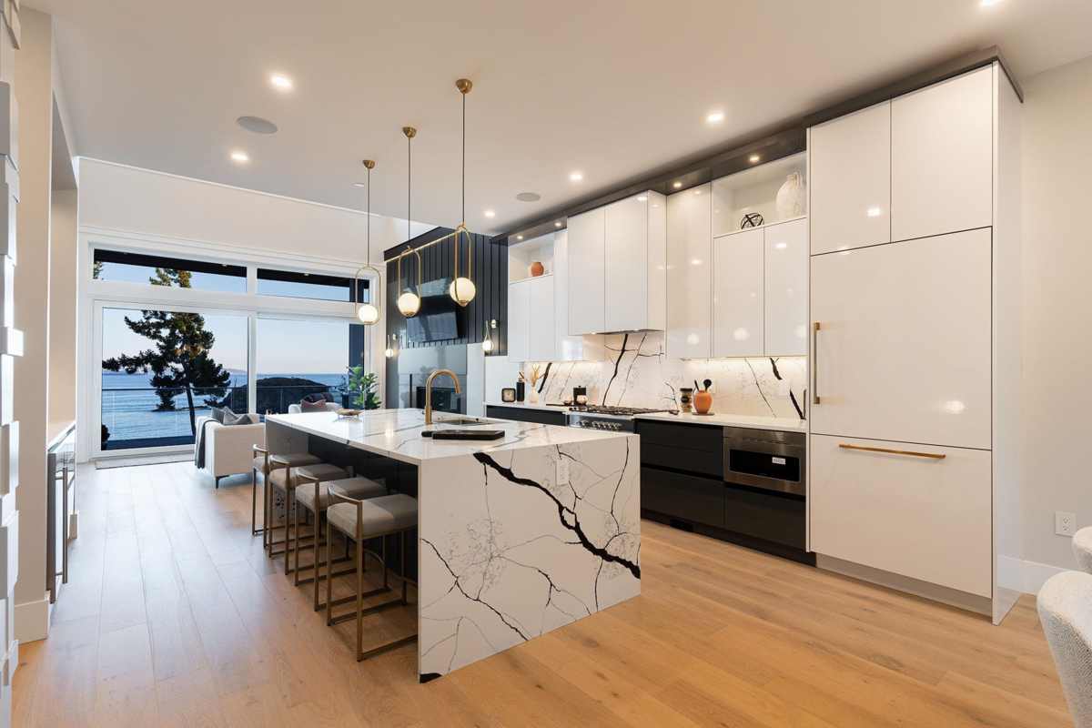 Kitchen Photo of 239 Shore Lane, Bowen Island, BC