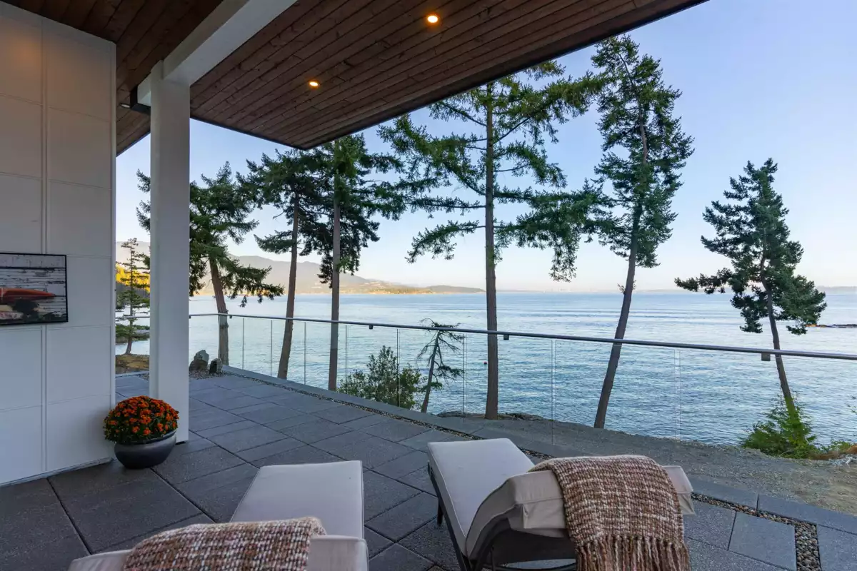 Living Room Photo of 239 Shore Lane, Bowen Island, BC