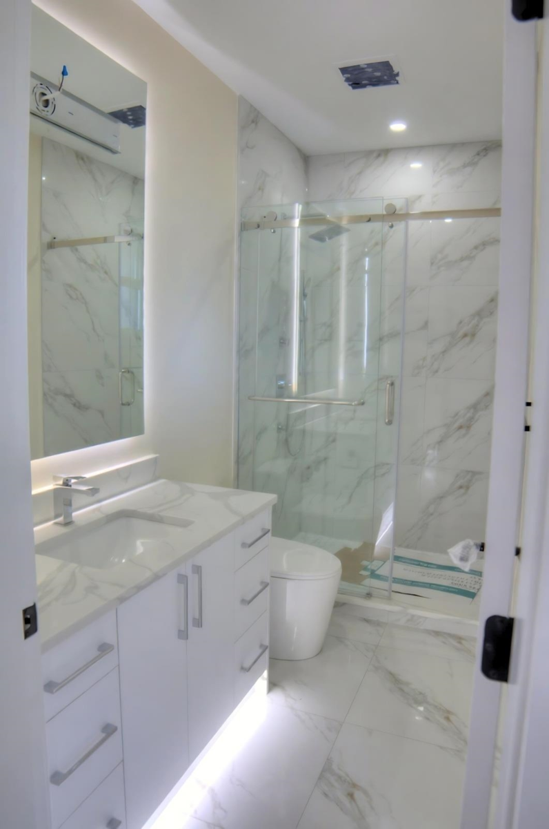 Kitchen Island Photo of 5169 57 Street, Ladner, BC