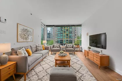 701 1420 W Georgia Street, Vancouver, BC, Vancouver — Apartment/Condo for sale