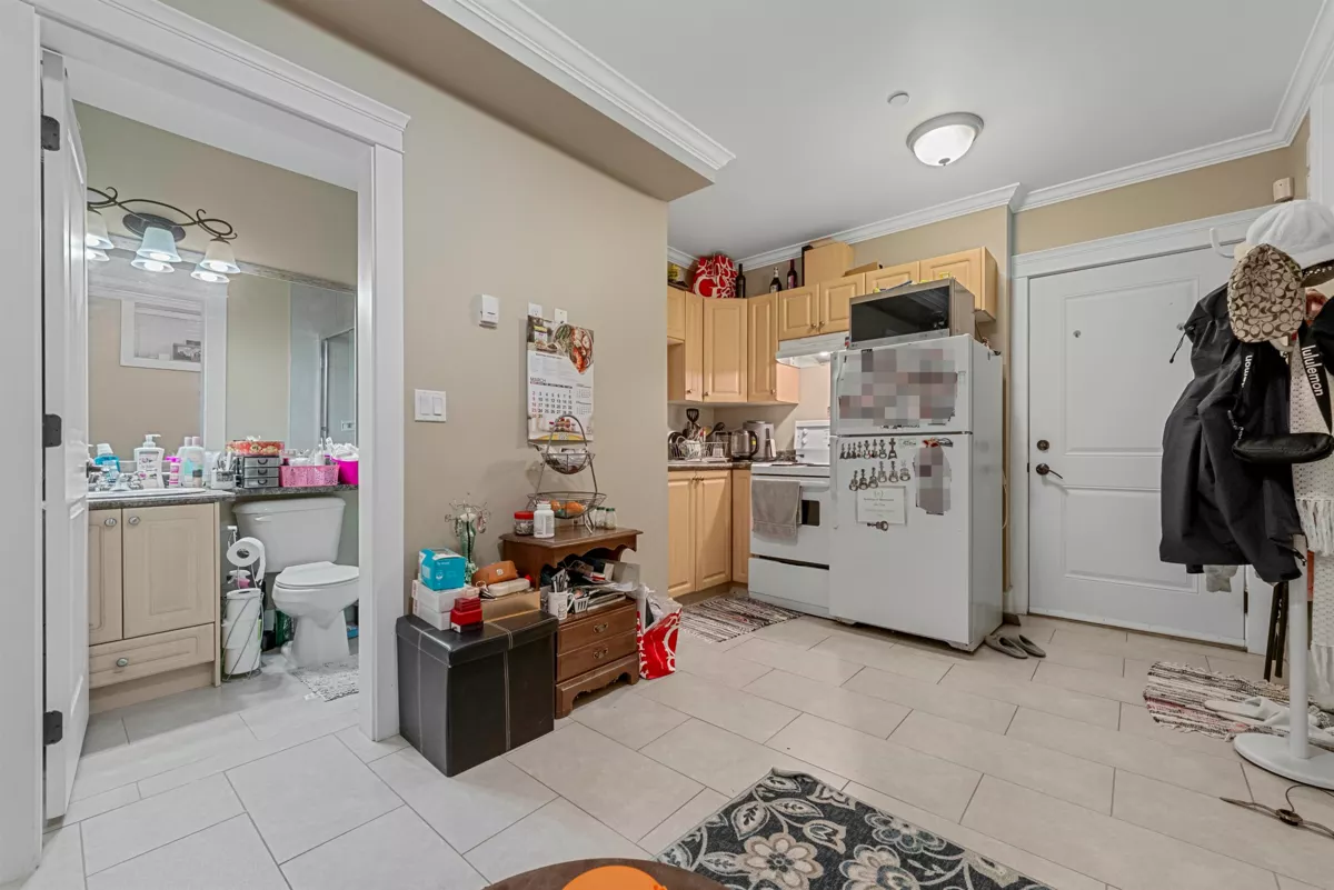 Backyard Photo of 136 E 59th Avenue, Vancouver, BC