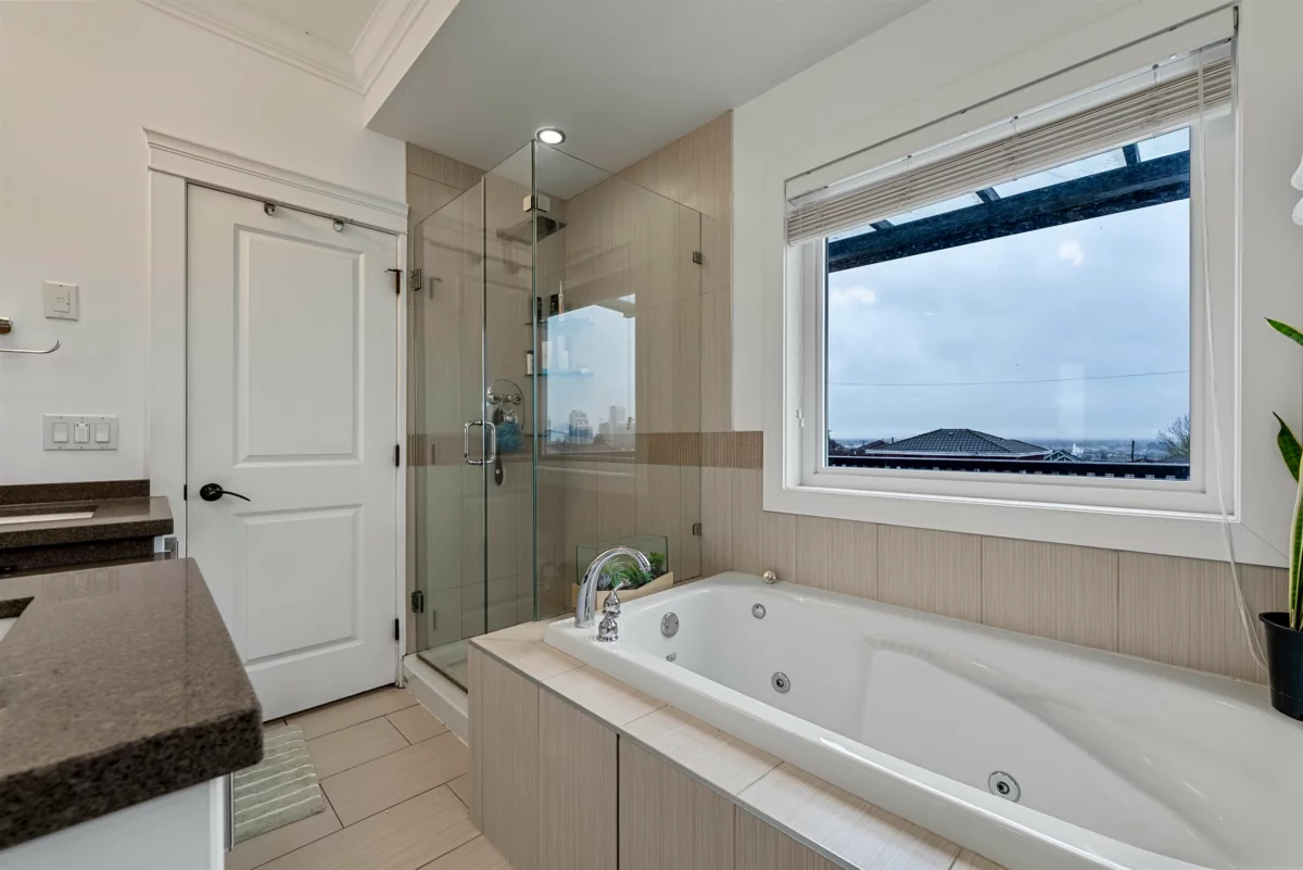 Basement Recreation Room Photo of 136 E 59th Avenue, Vancouver, BC