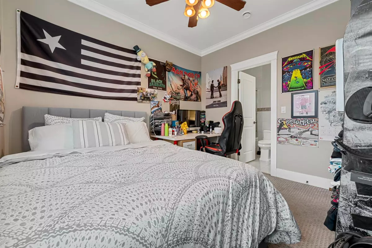 Entry Foyer Photo of 136 E 59th Avenue, Vancouver, BC