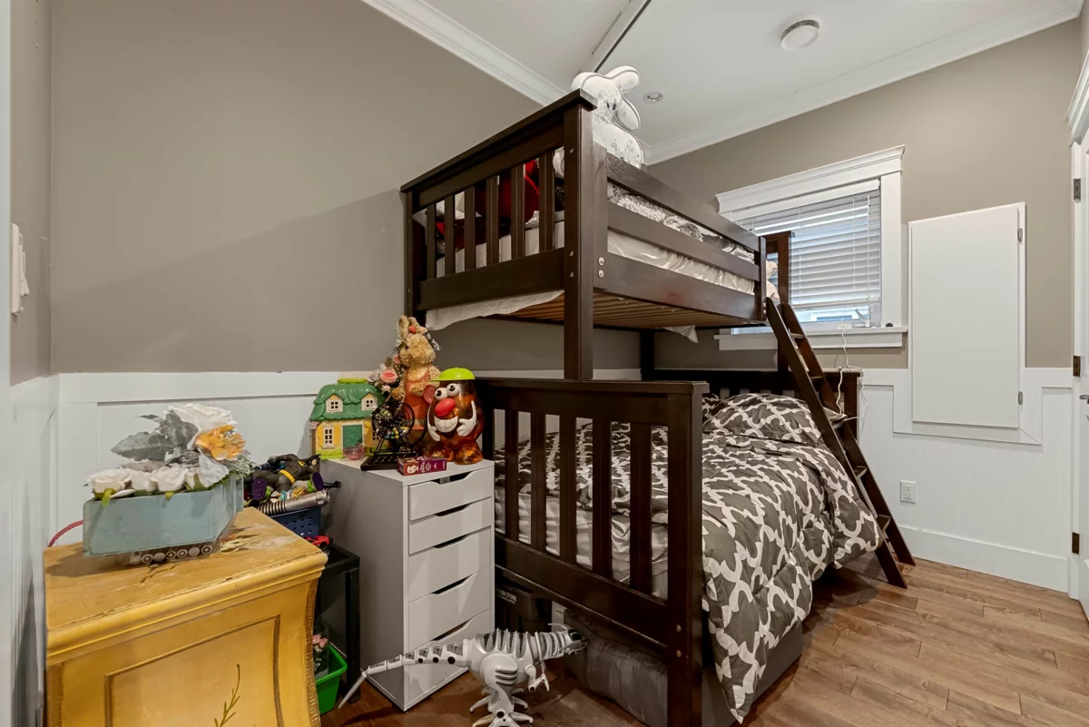 Guest Bathroom Photo of 136 E 59th Avenue, Vancouver, BC