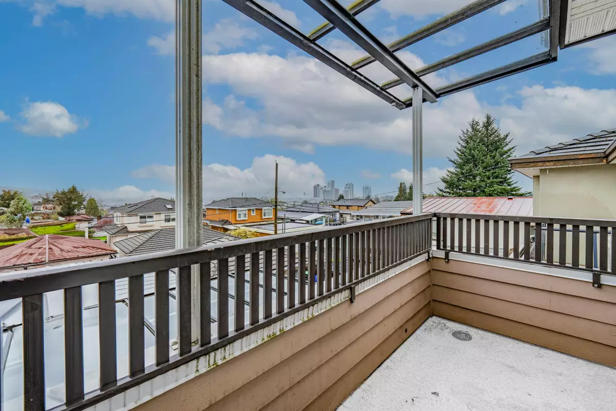 Outdoor Deck Photo of 136 E 59th Avenue, Vancouver, BC