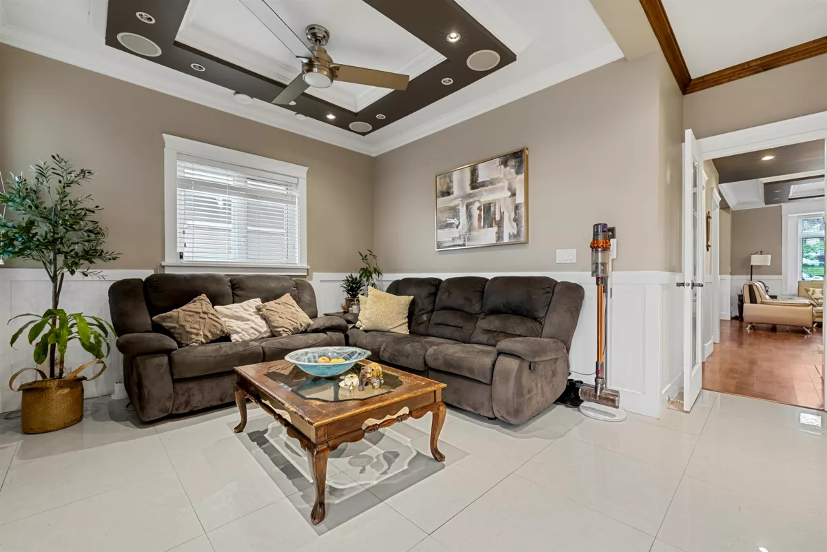 Primary Bathroom Photo of 136 E 59th Avenue, Vancouver, BC