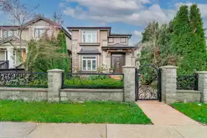 136 E 59th Avenue, Vancouver, BC, South Vancouver — 7 bed single family residence for sale