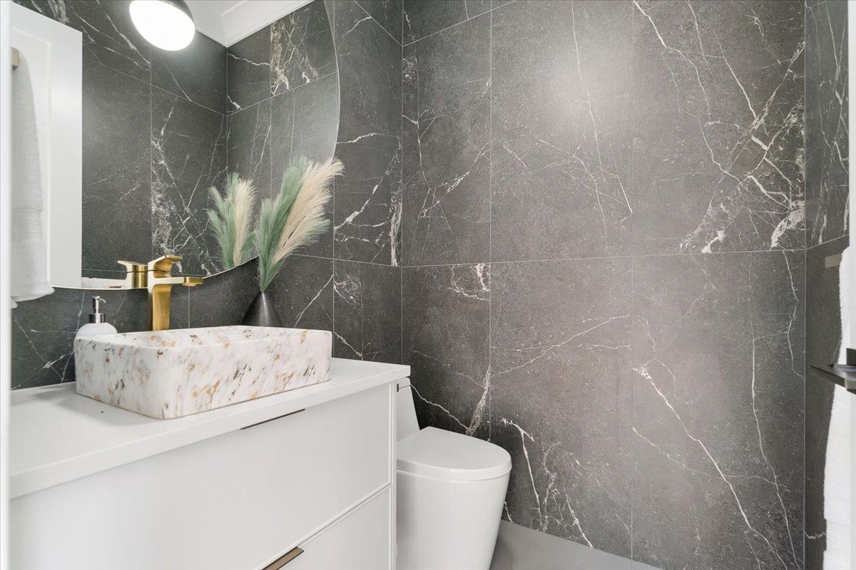 Basement Recreation Room Photo of 7145 204a Street, Langley, BC