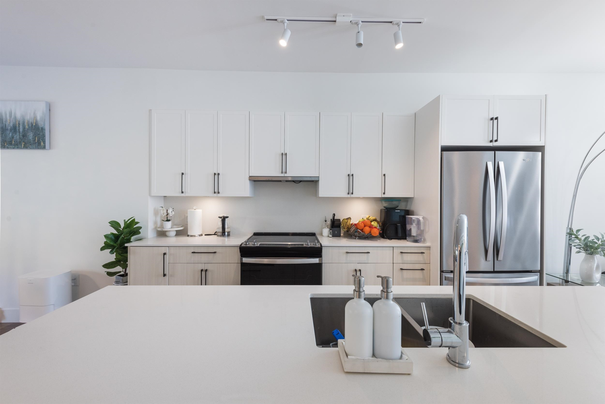 Dining Area Photo of 406 2267 Mckenzie Road, Abbotsford, BC