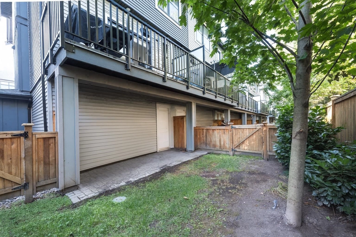 Mudroom Photo of 406 2267 Mckenzie Road, Abbotsford, BC