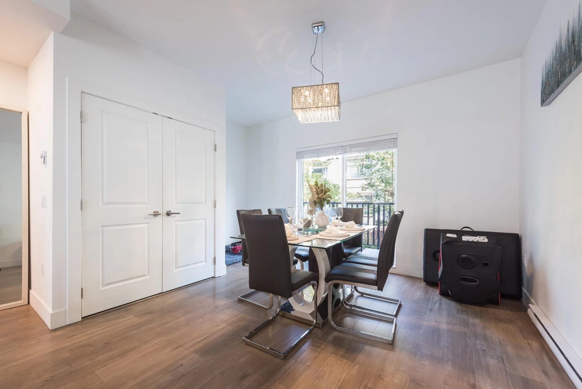 Walk-In Closet Photo of 406 2267 Mckenzie Road, Abbotsford, BC