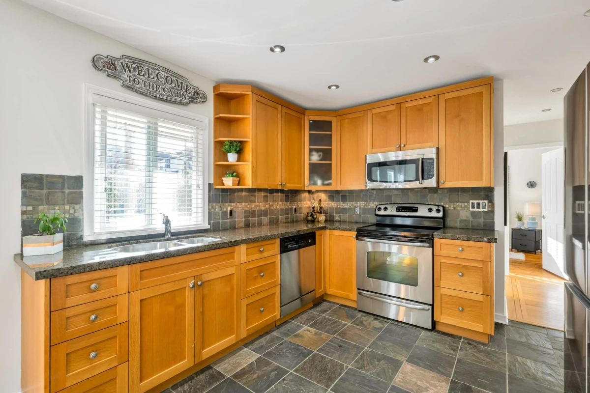 Guest Bathroom Photo of 11056 135a Street, Surrey, BC