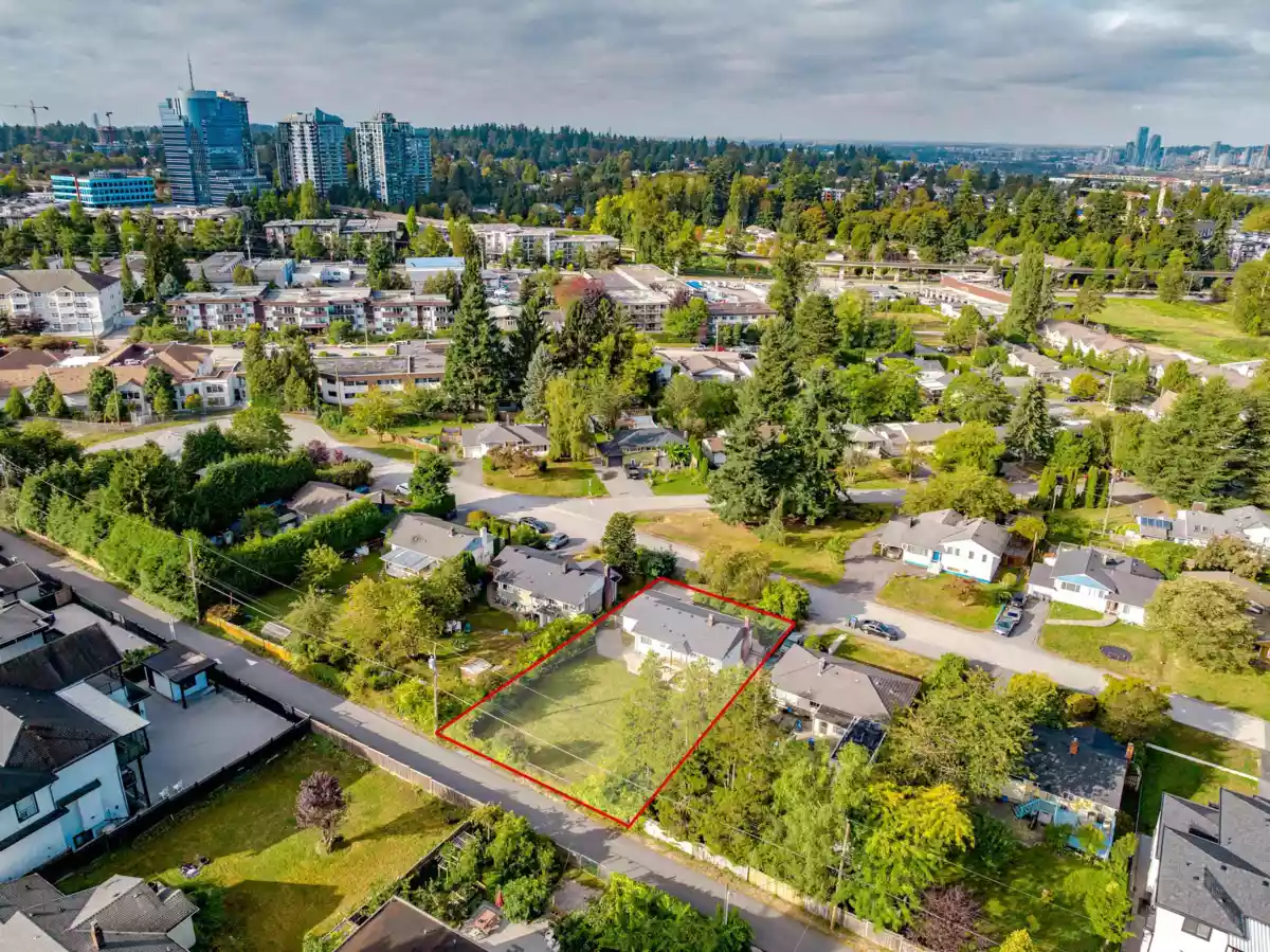 Kitchen Photo of 11056 135a Street, Surrey, BC